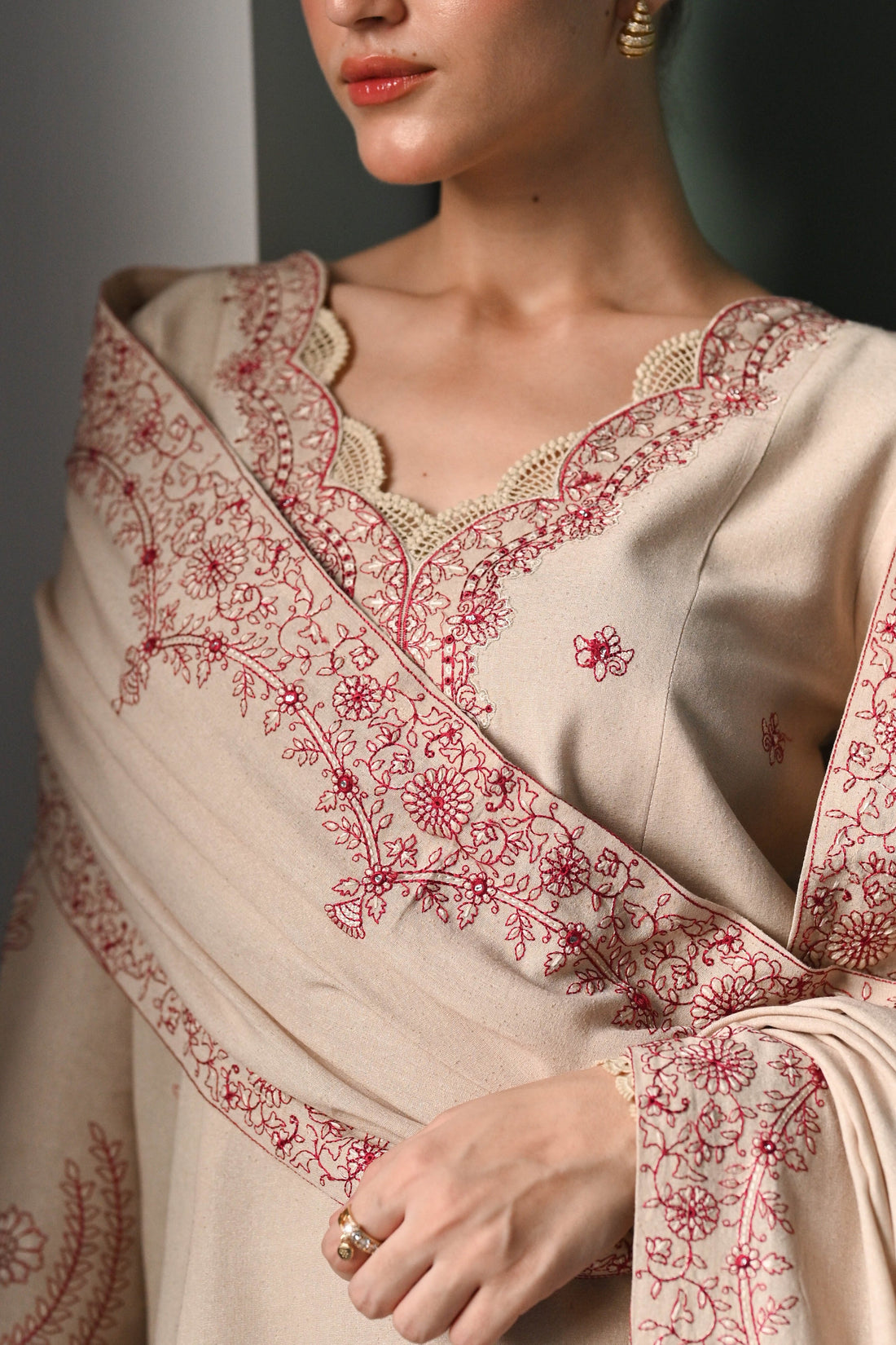 IVORY SKIN  LUXURY EMBROIDERED KARANDI SET (NEL-24626)