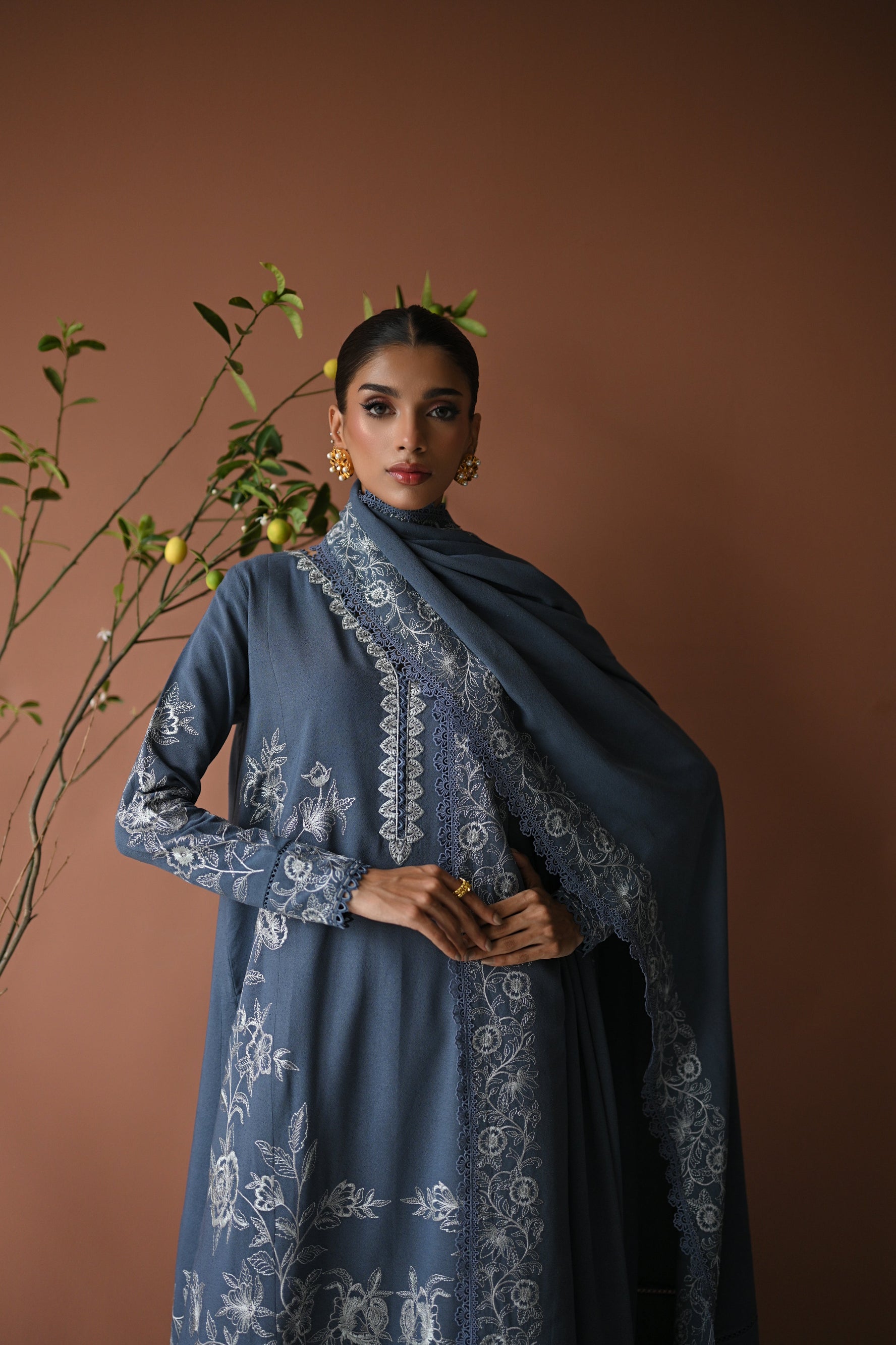 GREY LUXURY EMBROIDERED KARANDI SET (NEL-24630)