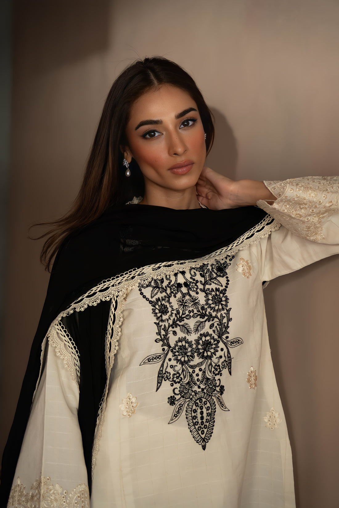 IVORY & BLACK EMBROIDERED SET 3PCS (NPA3-24423) READY TO SHIP