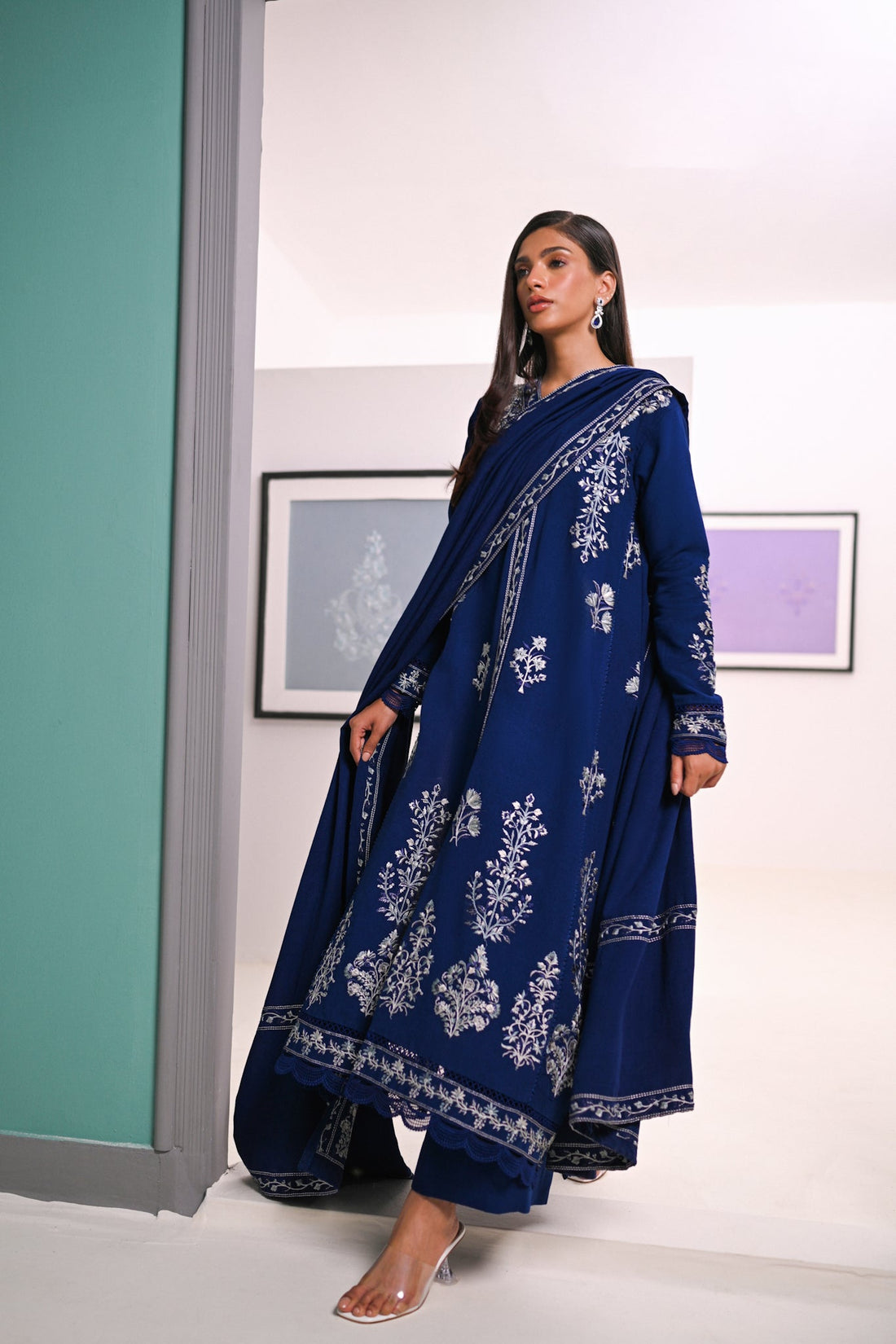 NAVY BLUE LUXURY EMBROIDERED KARANDI SET NEL-23640