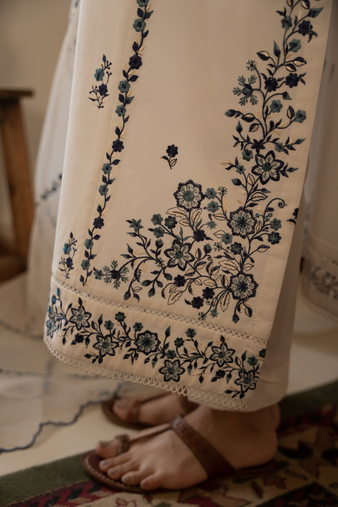 WHITE NPA3-23409